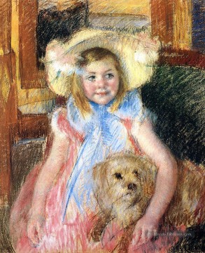  enfant - Sara dans un grand chapeau fleuri regardant droit tenant son chien mères des enfants Mary Cassatt